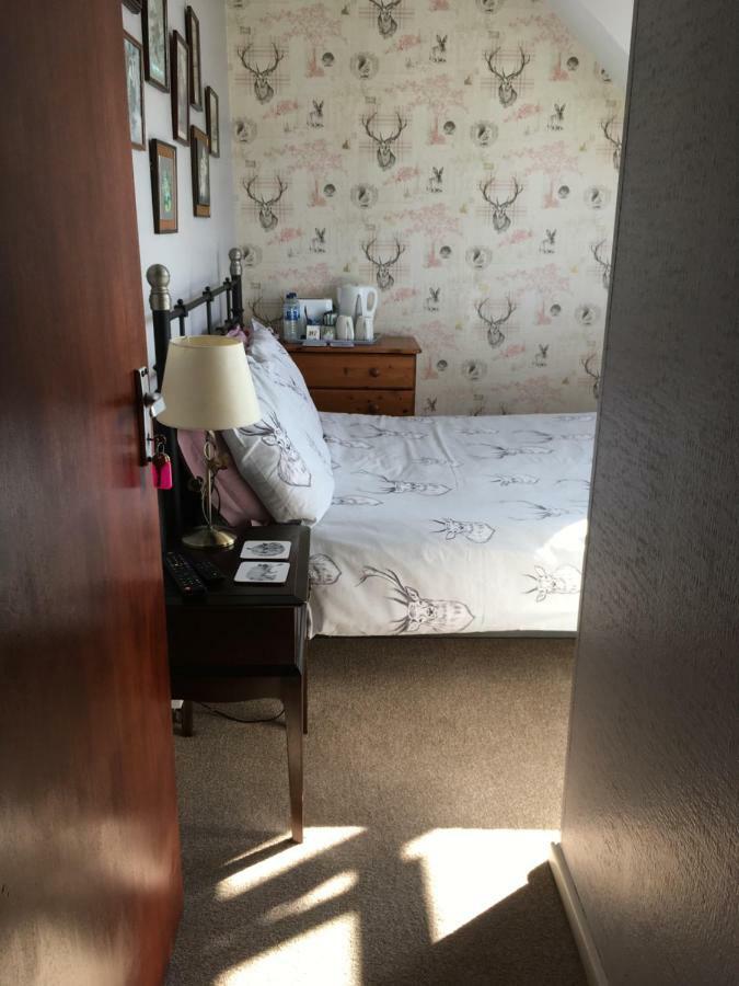 Weyside House Guest house *